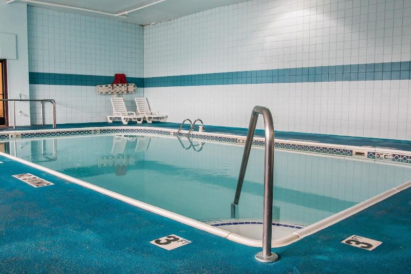 هتل Days Inn By Wyndham Flint/bishop International Airport