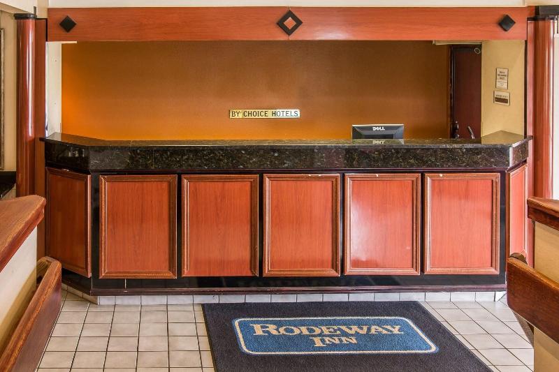 هتل Days Inn By Wyndham Flint/bishop International Airport