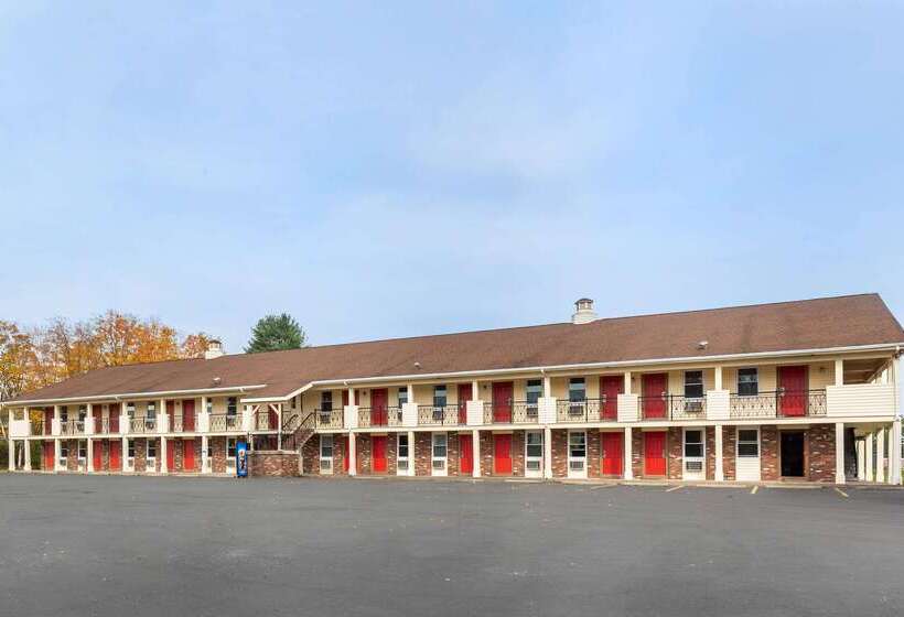 호텔 Econo Lodge Sturbridge Route 20