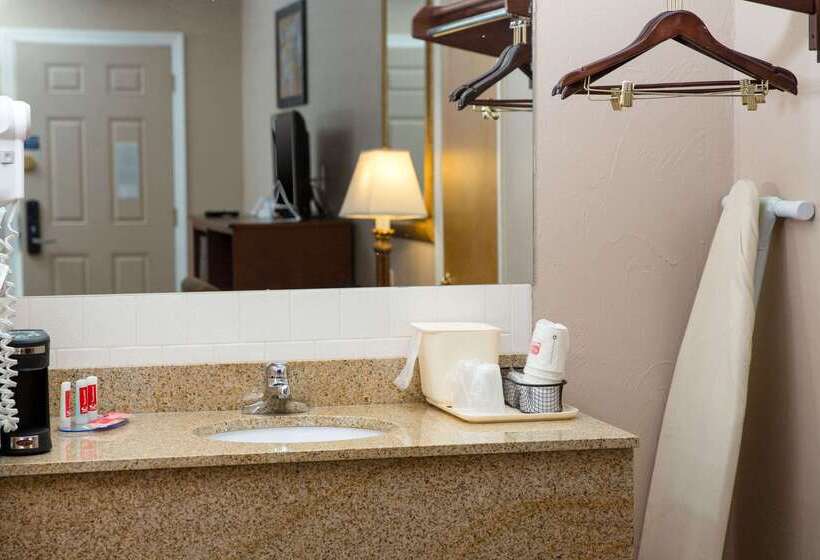 호텔 Econo Lodge Sturbridge Route 20