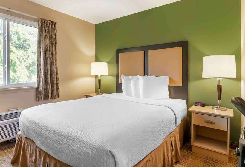 هتل Extended Stay America Suites  Cleveland  Great Northern Mall