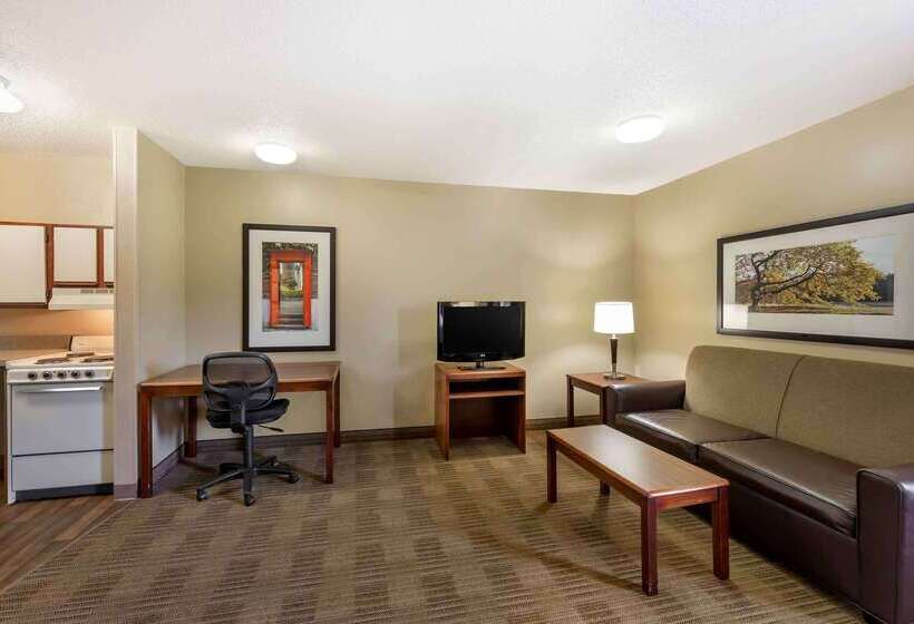 هتل Extended Stay America Suites  Cleveland  Great Northern Mall