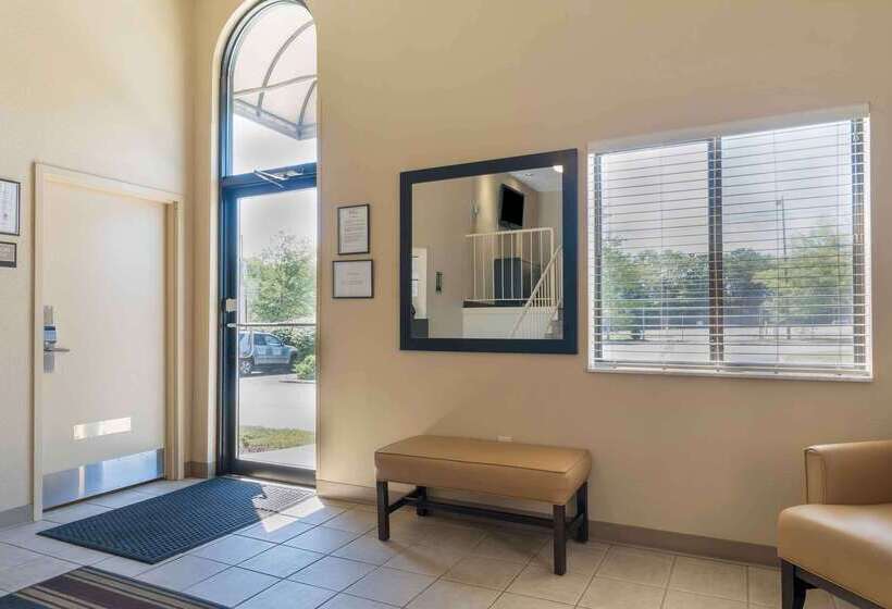 ホテル Suburban Studios Louisville East