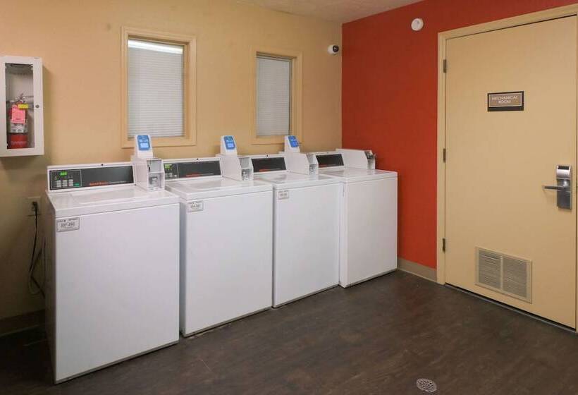 ホテル Suburban Studios Louisville East