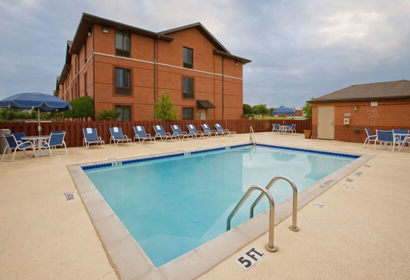 בית מלון כפרי Suburban Studios Macon North