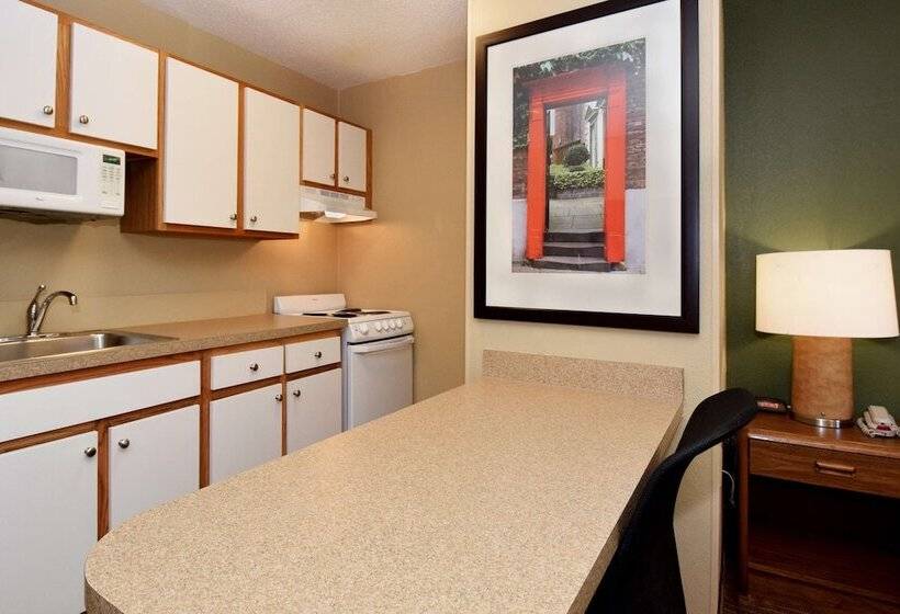 בית מלון כפרי Suburban Studios Macon North