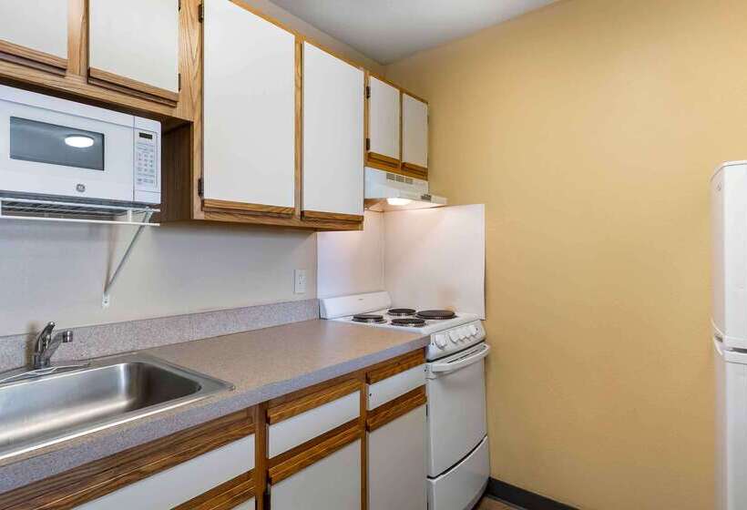 בית מלון כפרי Extended Stay America Select Suites   St Louis   Westport   Craig Road