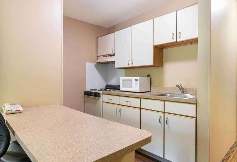 בית מלון כפרי Extended Stay America Select Suites   St Louis   Westport   Craig Road