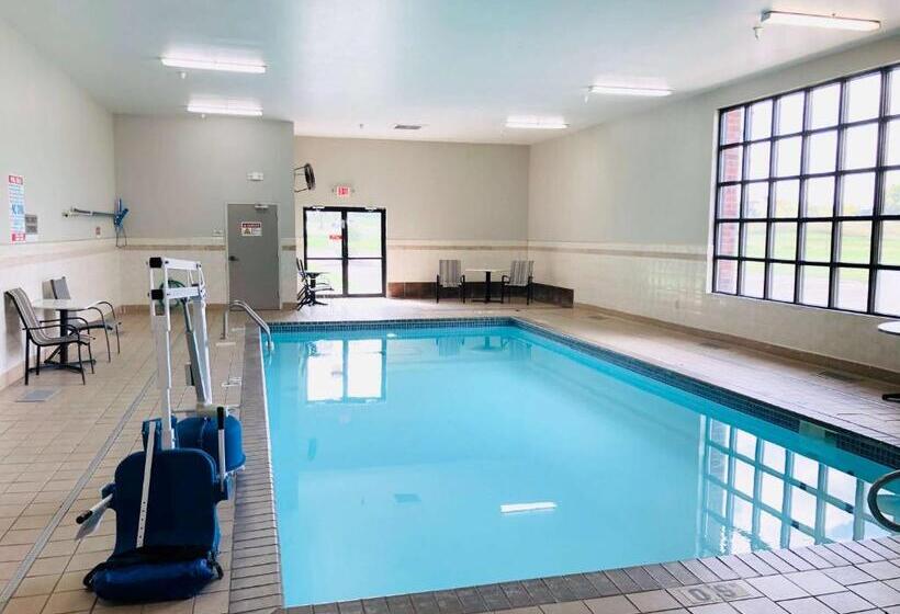 בית מלון כפרי La Quinta Inn & Suites By Wyndham Minneapolis Northwest