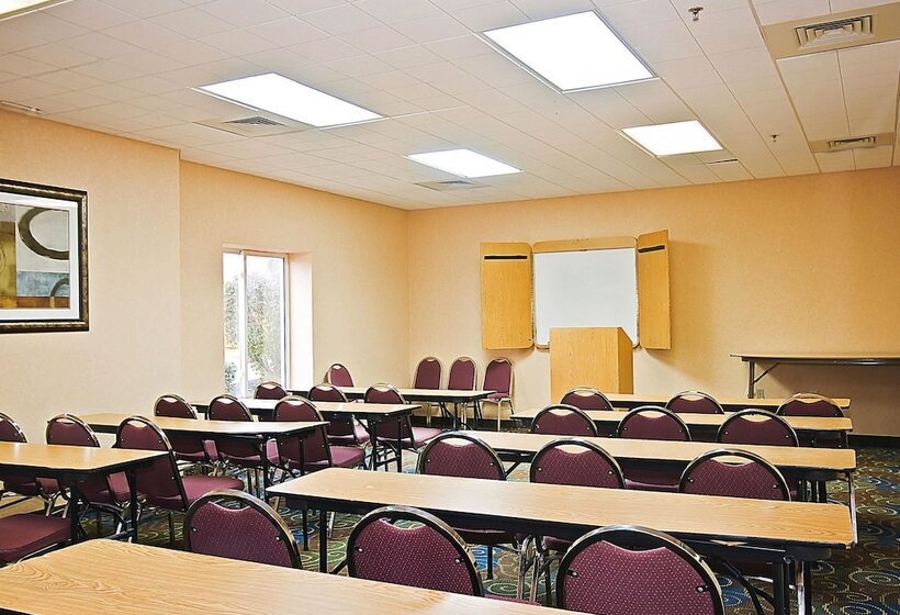 ホテル Quality Inn Brunswick Cleveland South