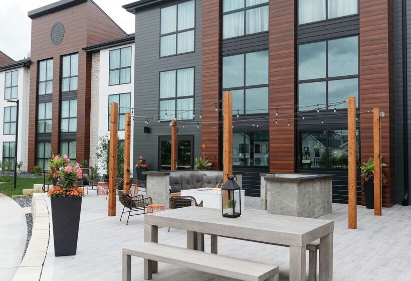 Revel Hotel Des Moines Urbandale, Tapestry Collection By Hilton