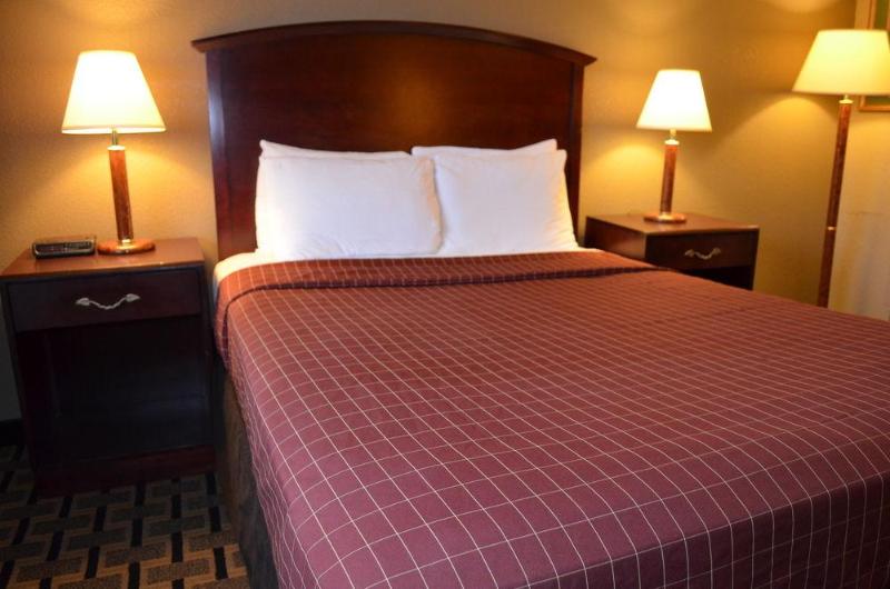 هتل Quality Inn Detroit Downtown
