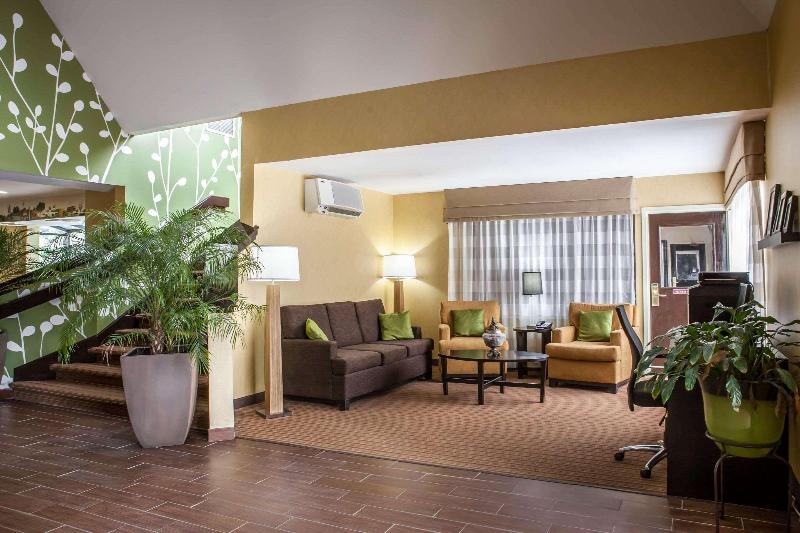 בית מלון כפרי Sleep Inn Hanes Mall