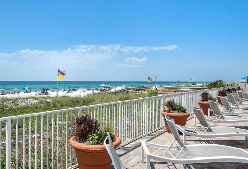 هتل Sleep Inn On The Beach