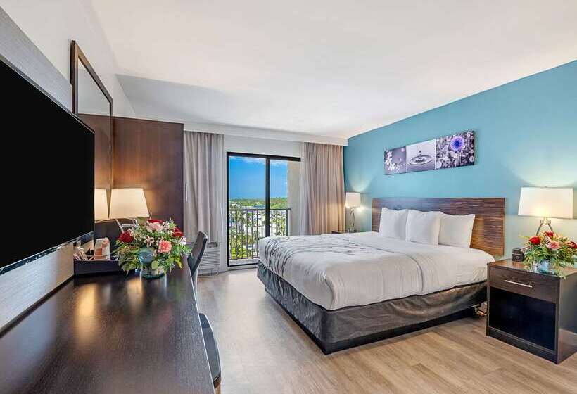 هتل Sleep Inn On The Beach