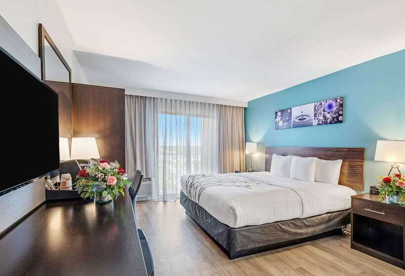 هتل Sleep Inn On The Beach