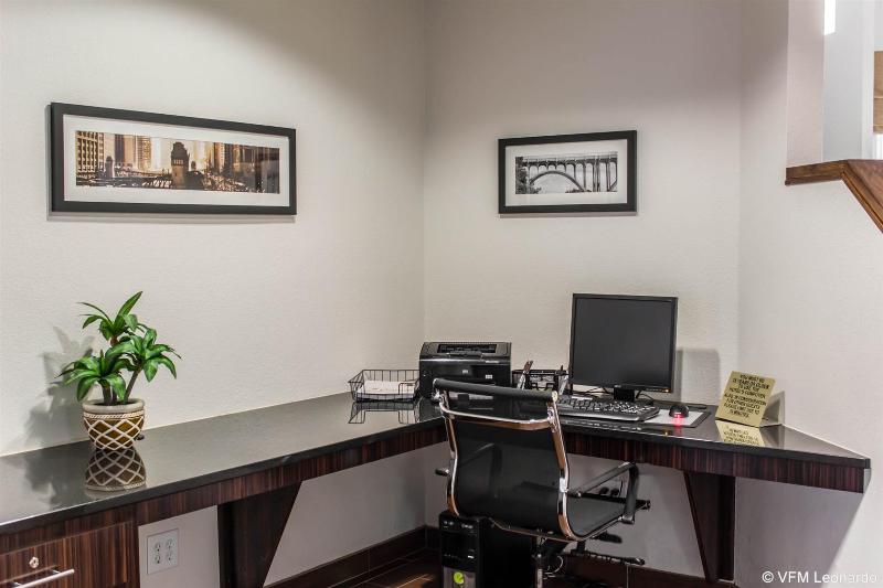 هتل Sleep Inn & Suites Spring Lake   Fayetteville Near Fort Liberty