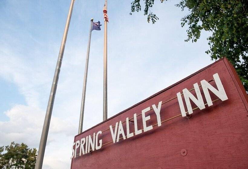 בית מלון כפרי Spring Valley Inn