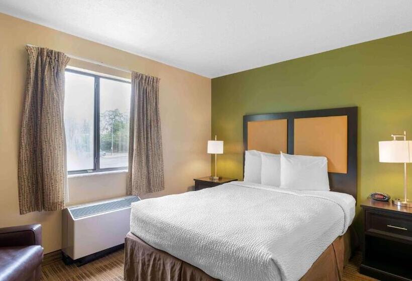 ホテル Suburban Studios Louisville East