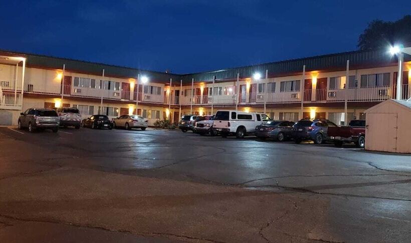 Stagecoach Motel