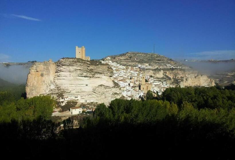 هتل Hostal Alcalá Del Jucar