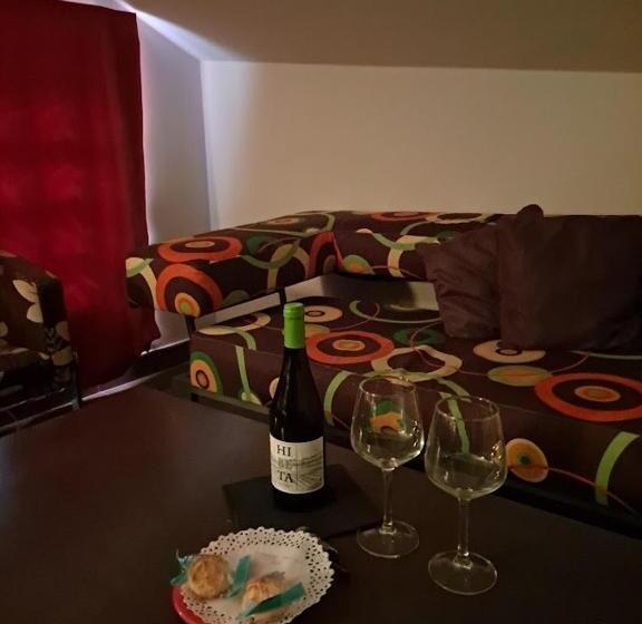 هتل Hostal Alcalá Del Jucar