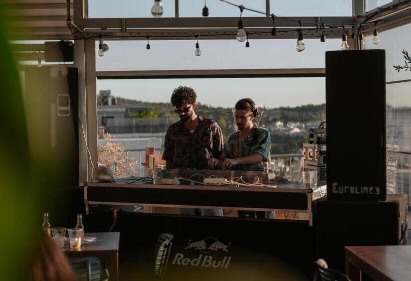 Общежитие Selina Athens Theatrou