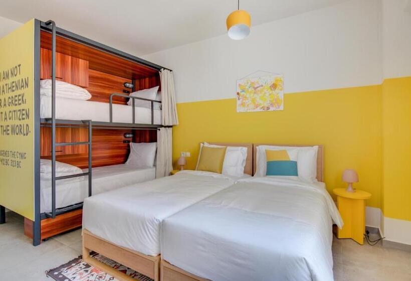 Общежитие Selina Athens Theatrou