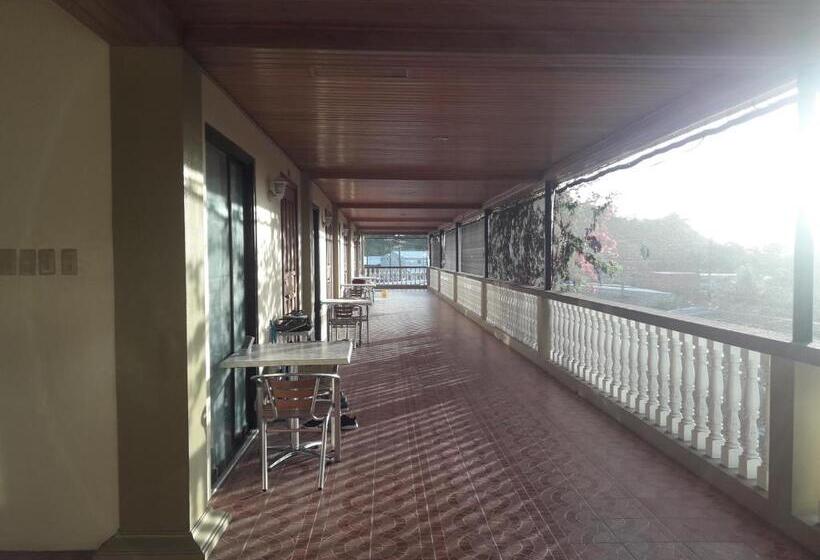 S & C Hotel Suites & Apartment