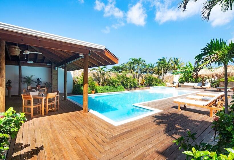 هتل Naboo Resort & Dive Center Adults Only