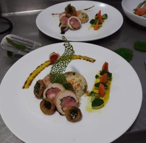 فندق Luxury Inn Matale