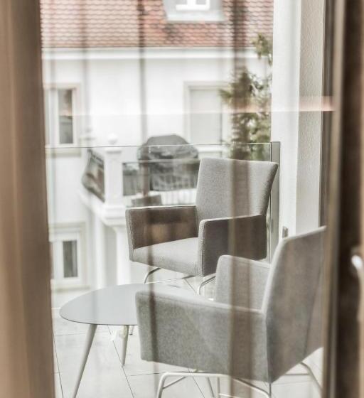 Primera Apartments