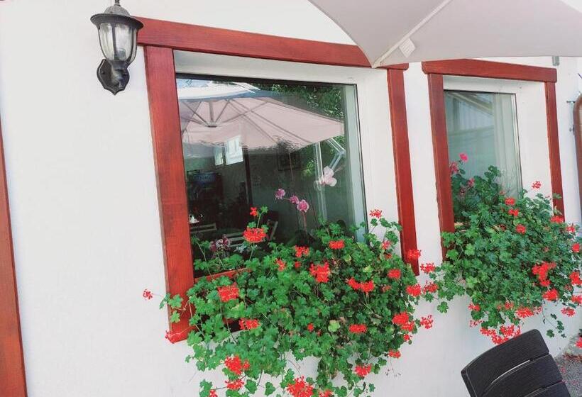 تختخواب و صبحانه Confort Inn