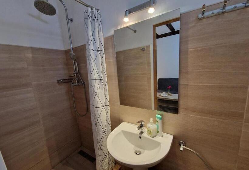 تختخواب و صبحانه Confort Inn