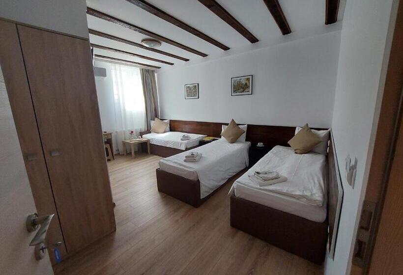 تختخواب و صبحانه Confort Inn