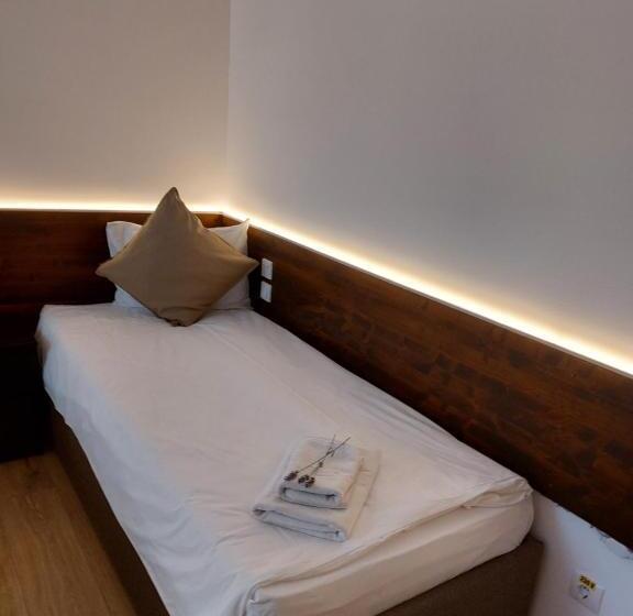 تختخواب و صبحانه Confort Inn