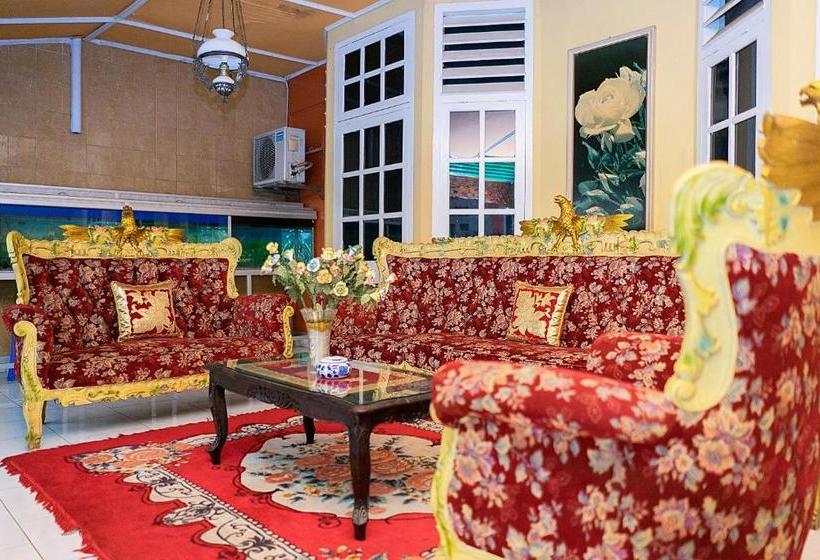 هتل Oyo 2888 Nayni Kost