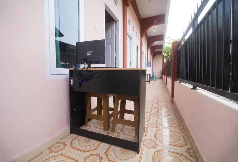 هتل Oyo 2888 Nayni Kost