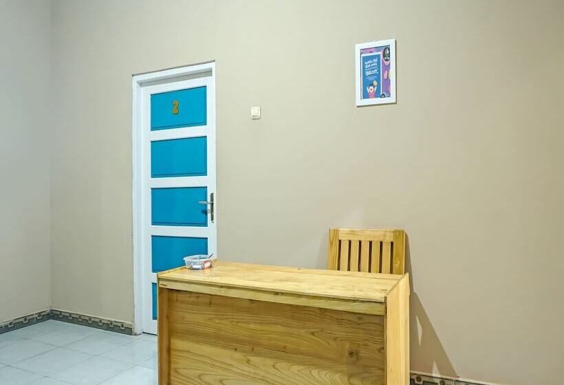 هتل Oyo 2954 Aulia Homestay