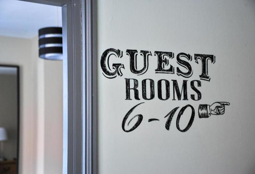 בית מלון כפרי The Herbalist Rooms