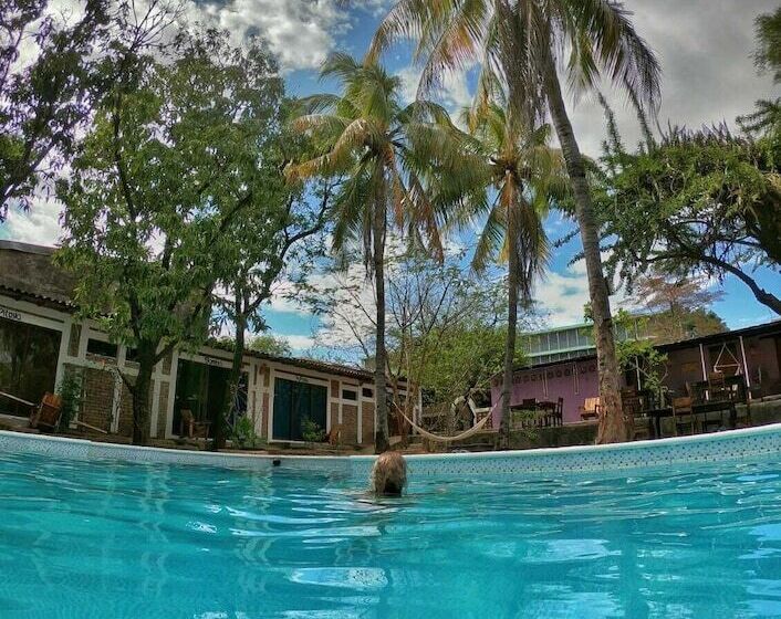 Isla Encantada   Hostel