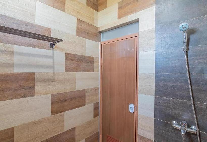 پانسیون Reddoorz Plus Near Taman Budaya Samarinda