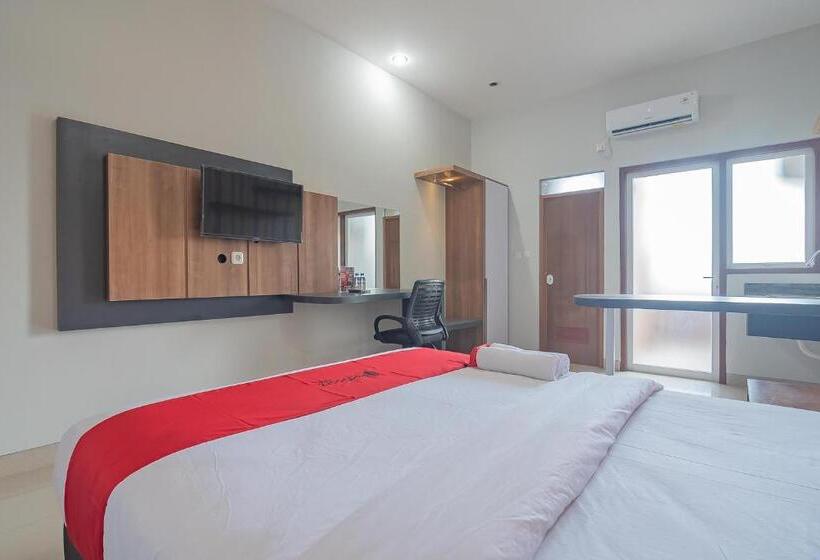 پانسیون Reddoorz Plus Near Taman Budaya Samarinda