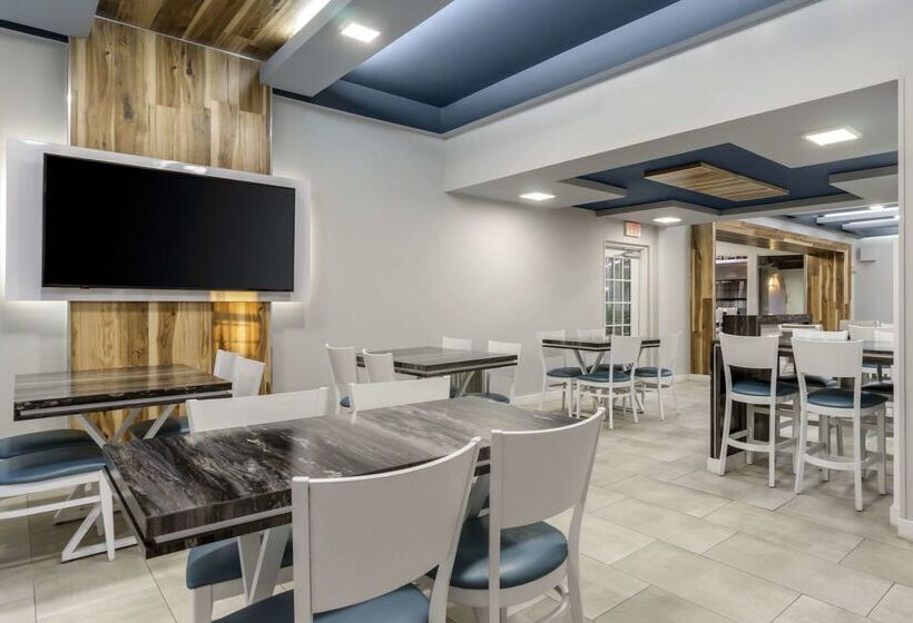 فندق Clarion Pointe Tampa Brandon Near Fairgrounds And Casino