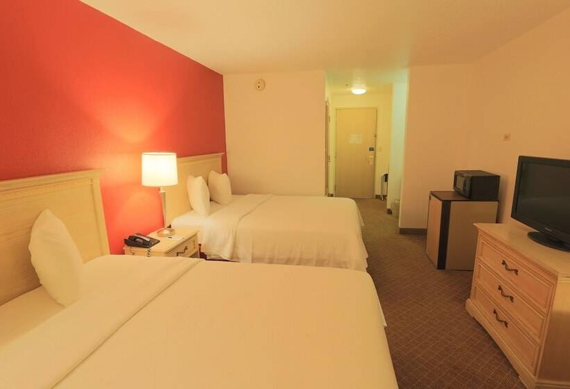 בית מלון כפרי Days Inn By Wyndham Calumet Park