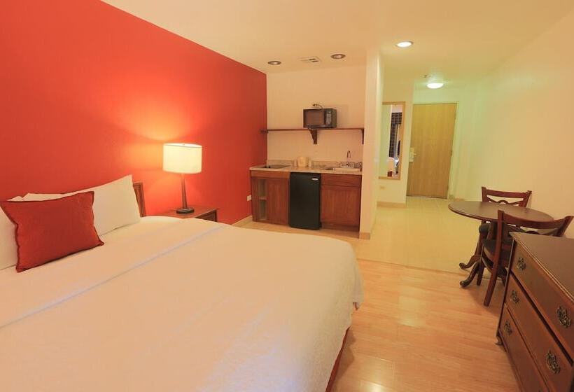 בית מלון כפרי Days Inn By Wyndham Calumet Park