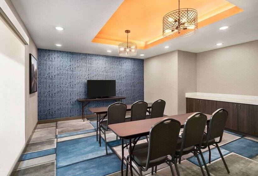 Отель Laquinta Inn & Suites By Wyndham San Bernardino