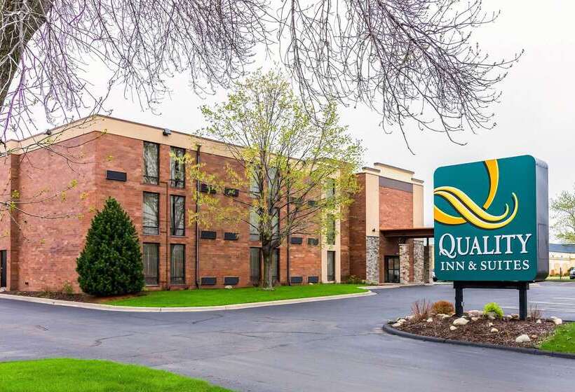 בית מלון כפרי Quality Inn & Suites Arden Hills   Saint Paul North