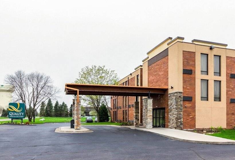 בית מלון כפרי Quality Inn & Suites Arden Hills   Saint Paul North