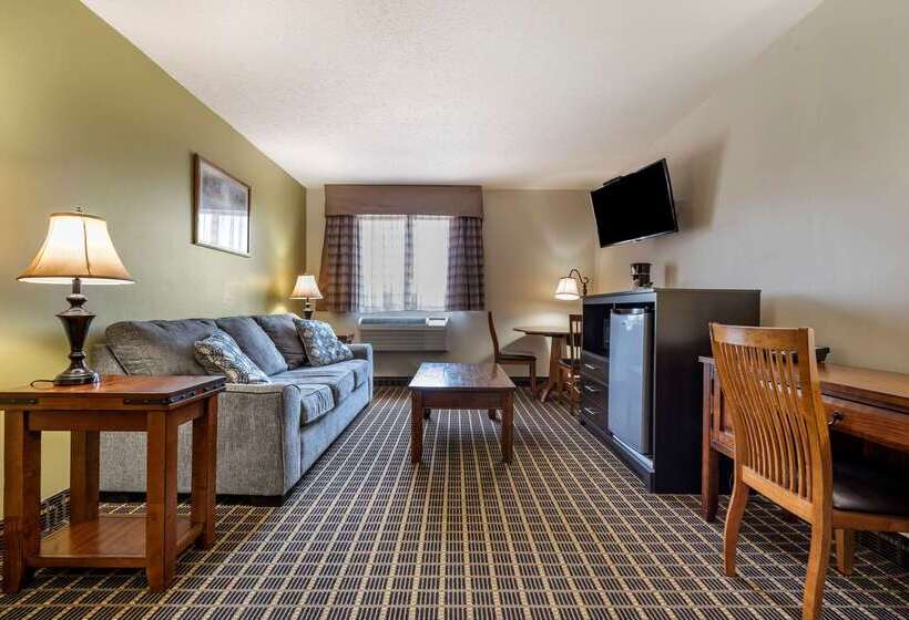 ホテル Quality Inn & Suites Warren